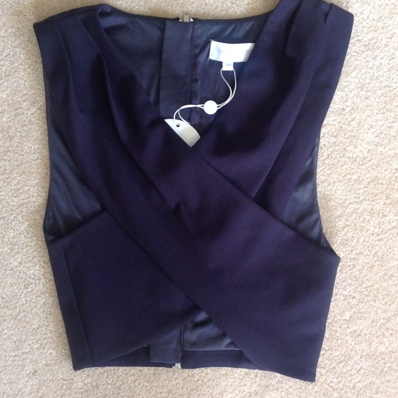 Finders Keepers Pendulum Crop Top - Picture 4 of 4